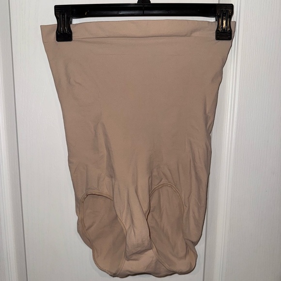 SPANX Other - SPANX XL Shapewear in Beige